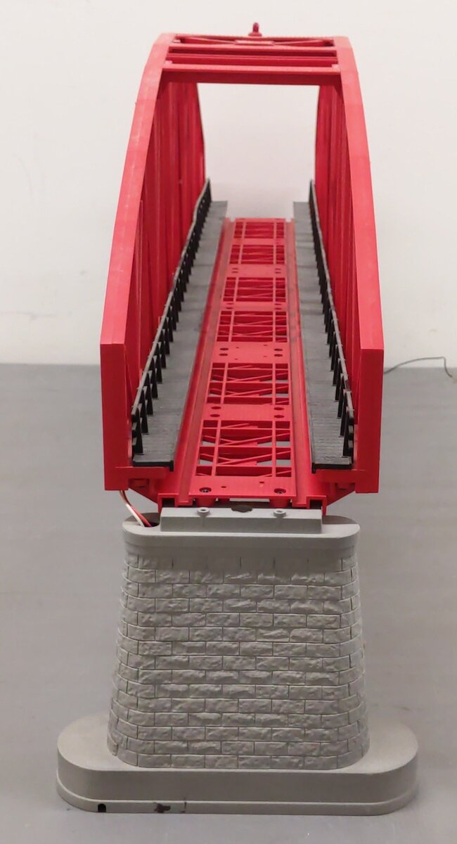 MTH 40-1115 O RealTrax Steel Arch Bridge with Operating Christmas Lights EX