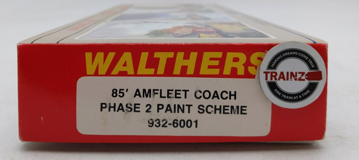 Walthers 932-6001 HO Amtrak 85' AmFleet 1 60 Passenger Coach MT/Box