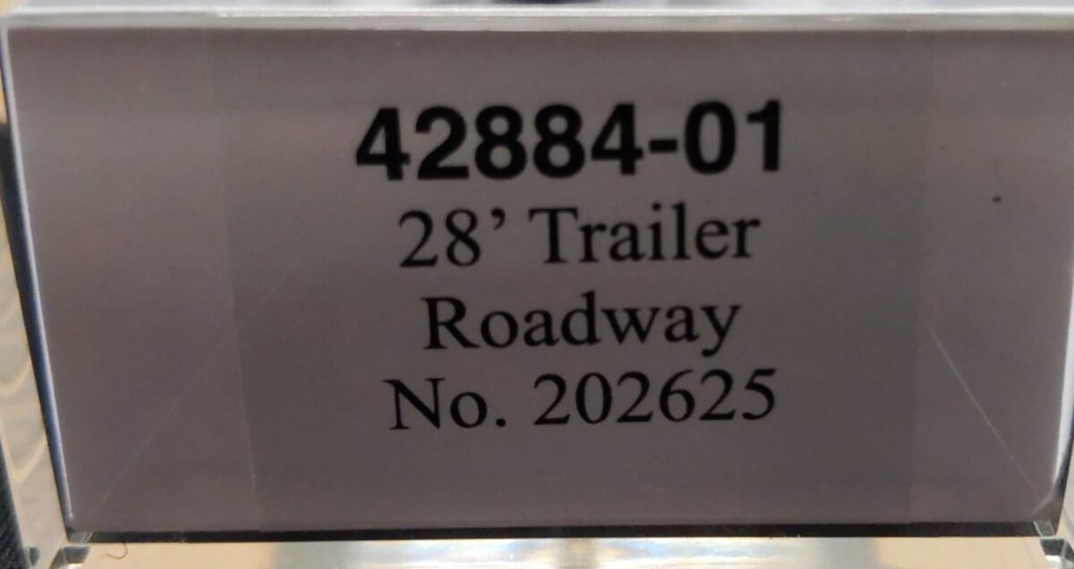 Trainworx Inc 42884-01 N LTL Trucks - Roadway Express 28' Pup Trailer #202625
