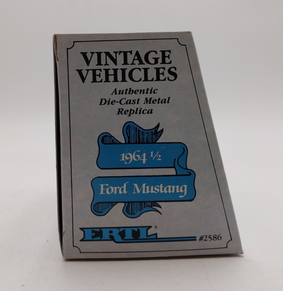 Ertl 2586 1:43 Die Cast Vintage Vehicles Beige 1964 1/2 Ford Mustang EX/Box