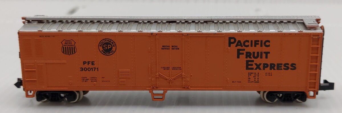 Atlas N Scale Pacific Fruit Express 50' Mechanical Reefer #300171 LN
