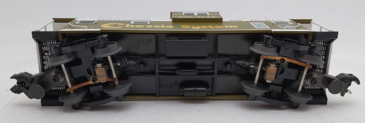 MTH 20-90012F O Gauge Chessie Extended Vision Caboose #3143 LN