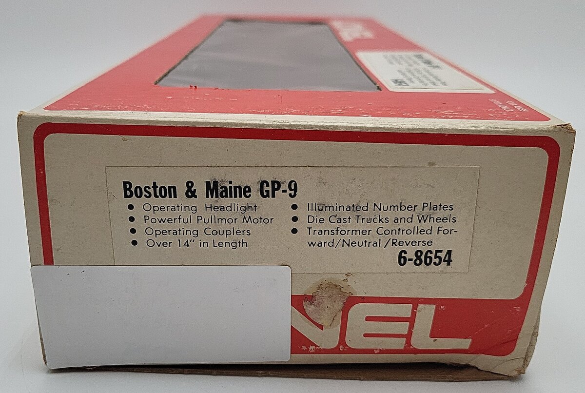 Lionel 6-8654 O Gauge Boston & Maine GP-9 Powered Diesel Locomotive #8654 EX/Box