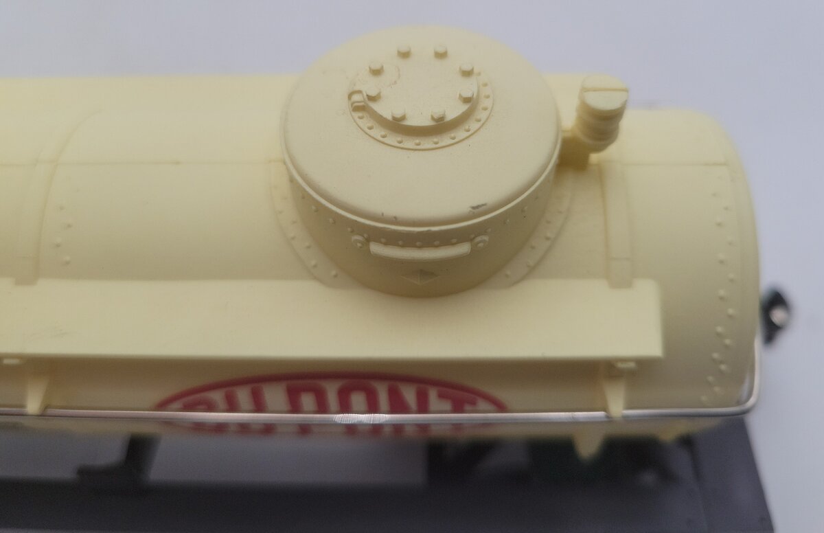 Lionel 6-9148 O Gauge DuPont Triple Dome Tank Car #9148 EX