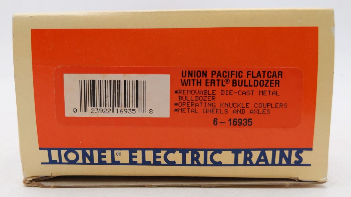 Lionel 6-16935 O Gauge Union Pacific Flatcar with Ertl Bulldozer LN/Box
