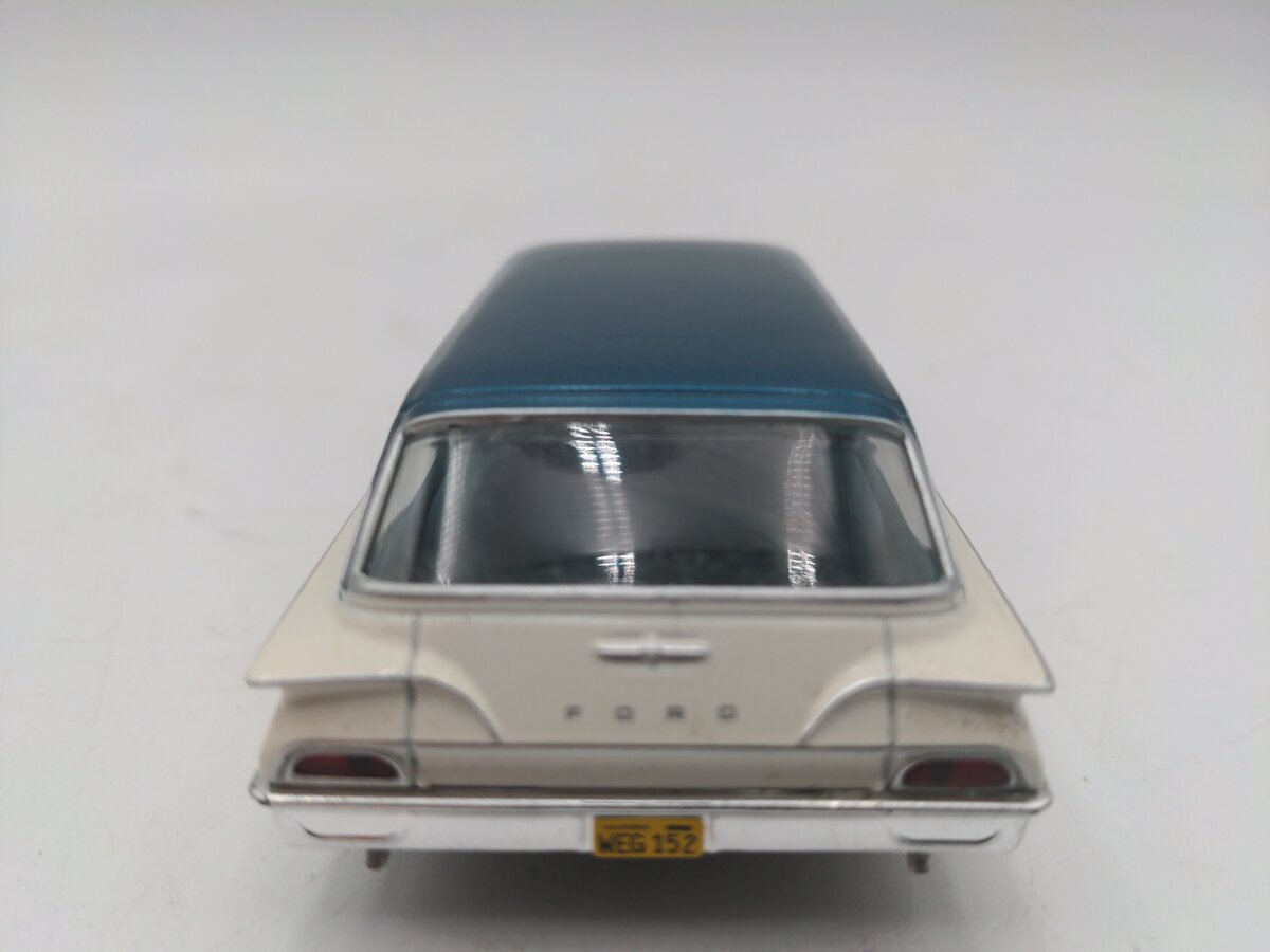 Whitebox 1/43 Ford Ranch Wagon 1960 White And Blue Wagon Car VG/Box