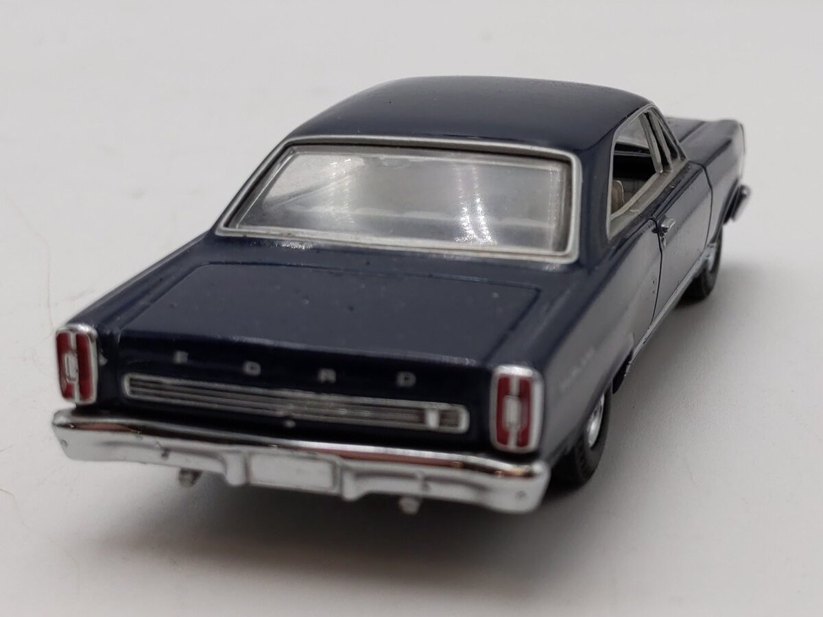 Matchbox Models Of Yesteryear 1:43 Scale YMC09 'FF Ford Fairlane 500XL LN/Box