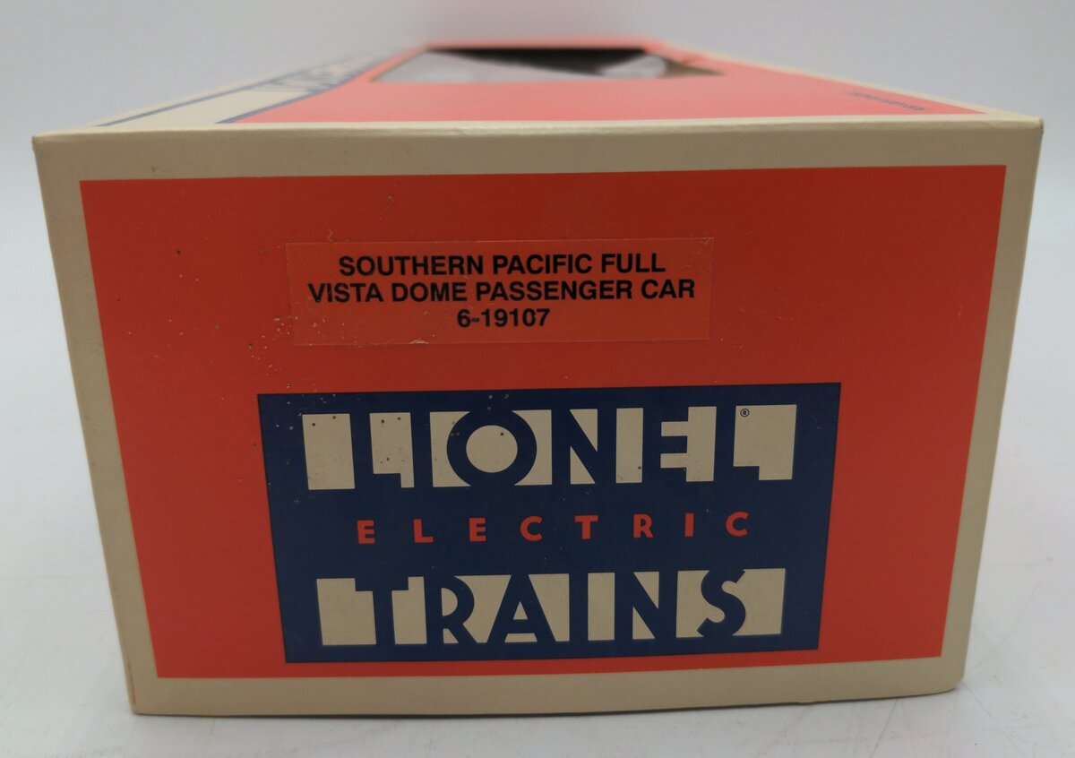 Lionel 6-19107 O Gauge Southern Pacific Daylight Full Vista Dome Passenger Car EX/Box
