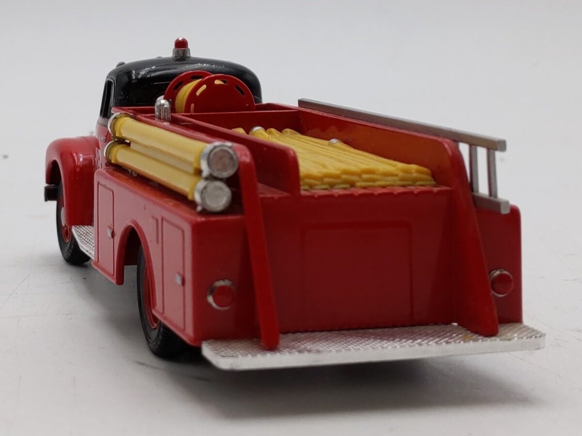 Corgi Classics 1:50 Scale Mack B Series Pumper LN/Box