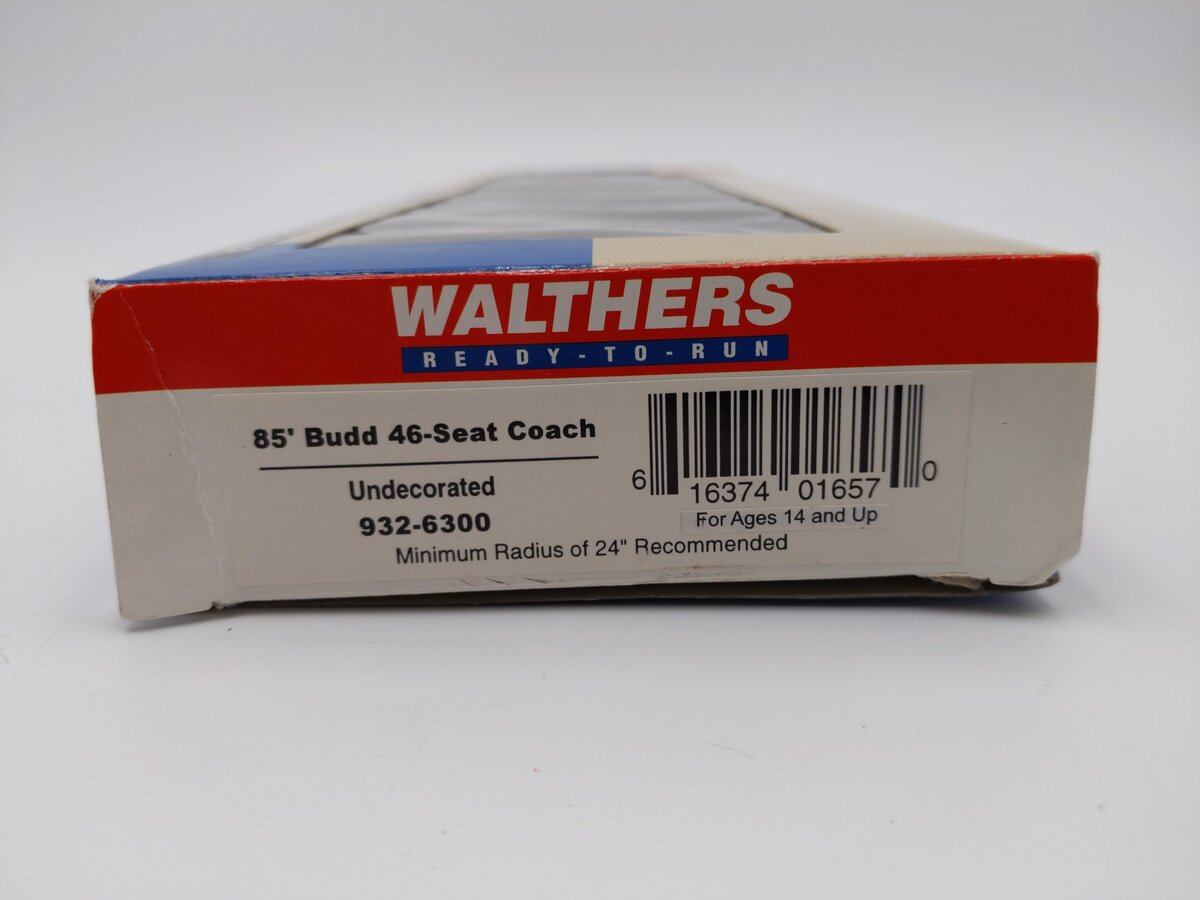 Walthers 932-6300 Undecorated 85' Budd 46-Seat Coach Passenger LN/Box