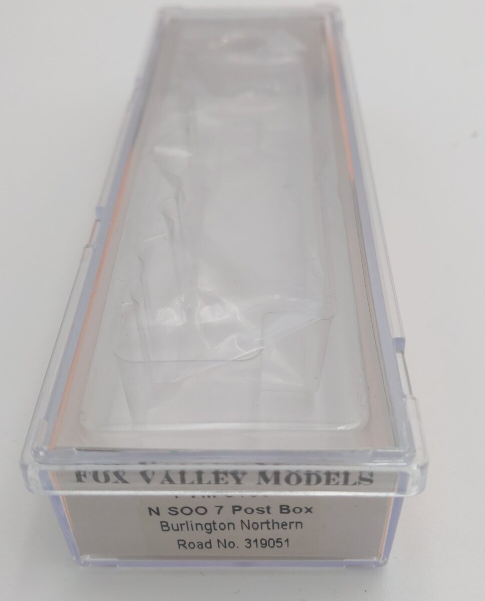 Fox Valley Models 81804 N Burlington Northern 7 Post Box w/ X Panel Roof #319051