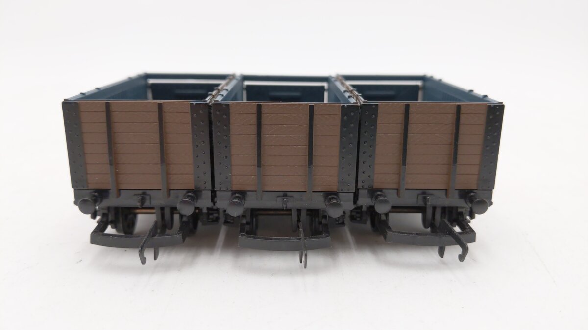 Hornby R6088 OO Scale Ammanford Colliery 8-plank Wagon 3-Car Set #15/16/18 EX