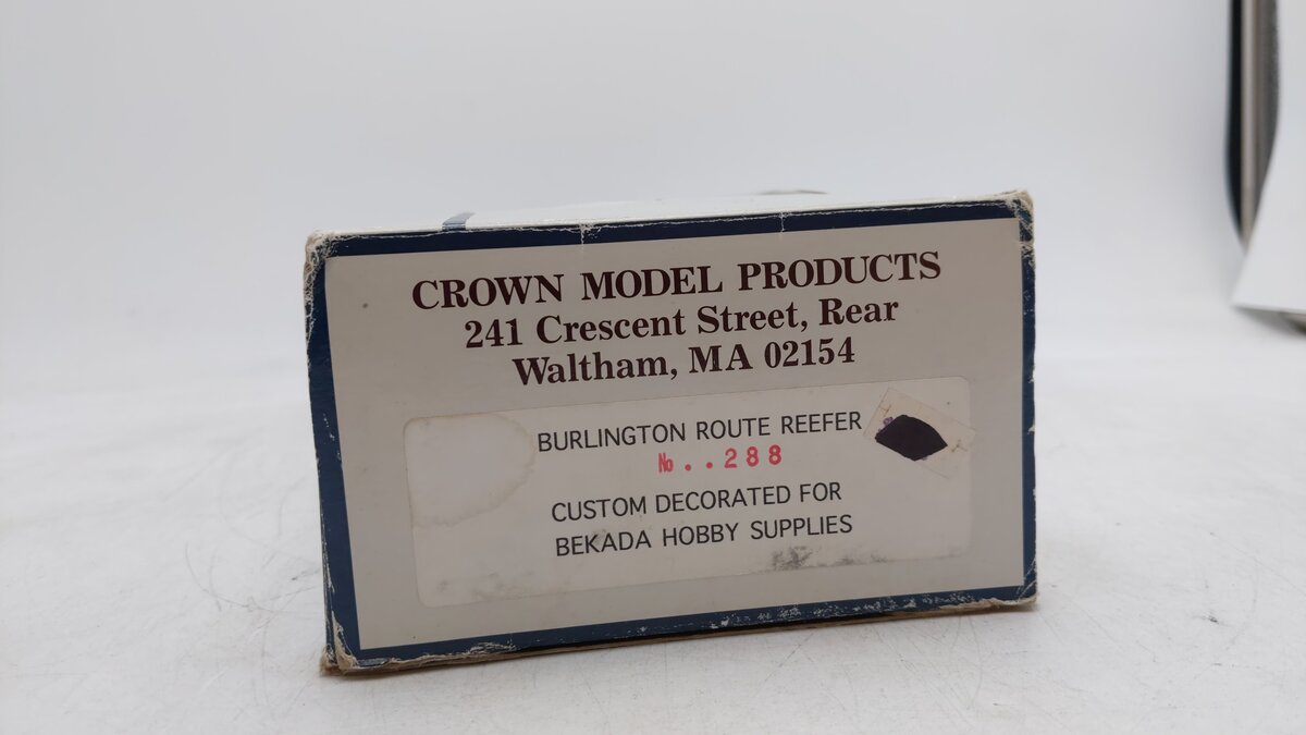 Crown Model Products 50288 O Burlington Refrigerator Express #50288 EX/Box