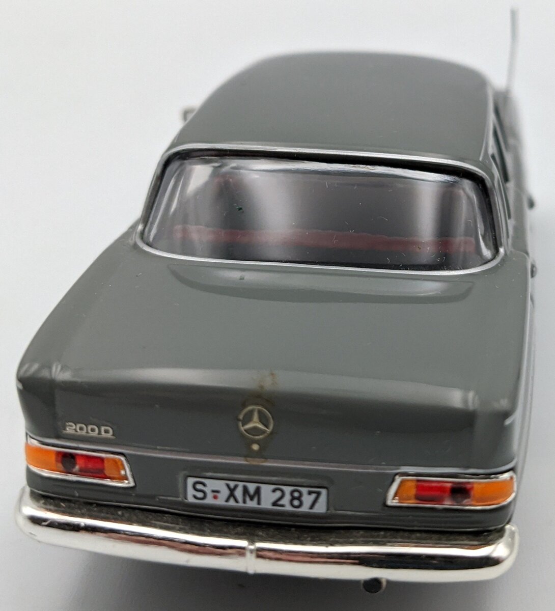 IXO Models 1:43 Mercedes 200