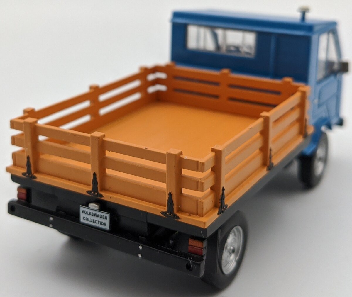 IXO Models 1:43 1976 Volkswagen Hormiga Truck Blue NEW