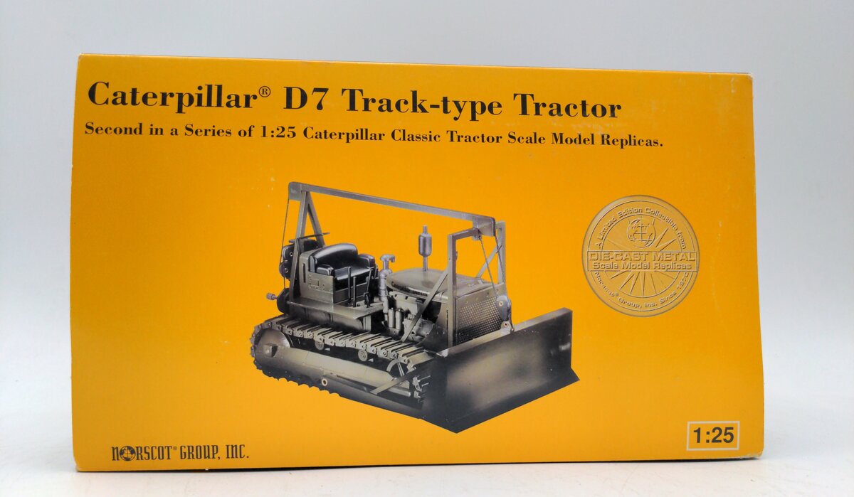 NZG 386 1:25 Scale Die-Cast Caterpillar Military Green D7 Track-Type Dozer NIB
