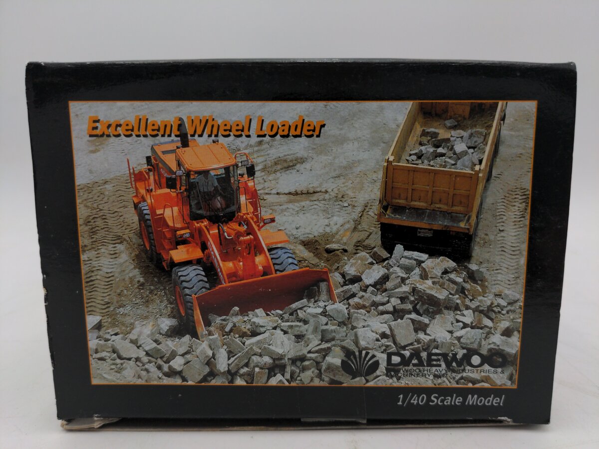Daewoo 400V 1:40 Wheel Loader VG/Box