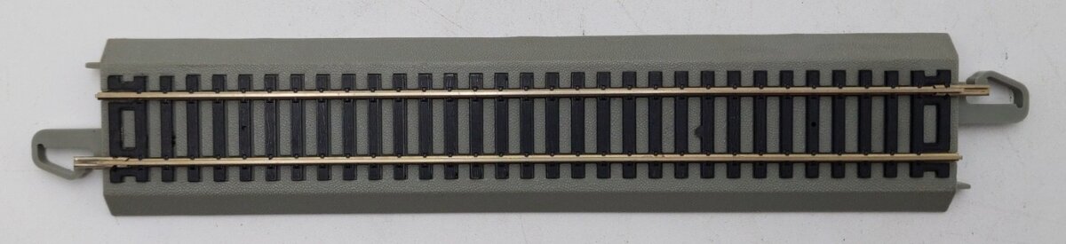 Bachmann 44511 HO Nickel Silver 9" Straight Track E-Z Track (22) LN
