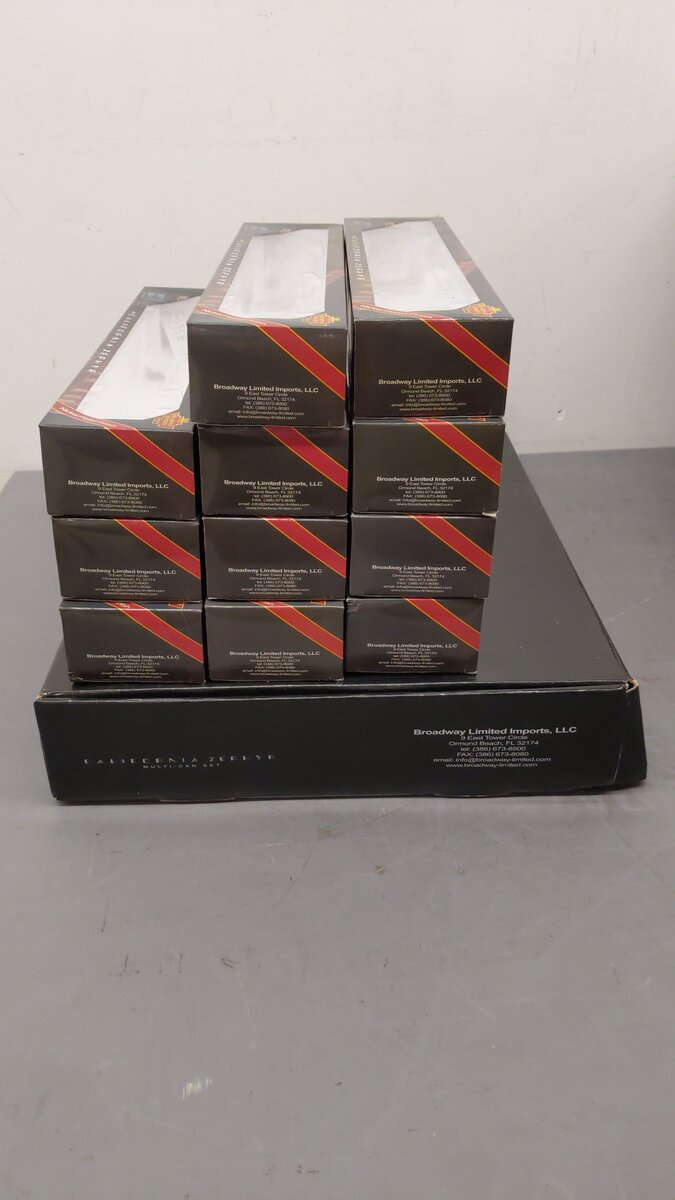 Broadway Limited 700 HO California Zephyr 11-Car Mixed Passenger Set LN/Box