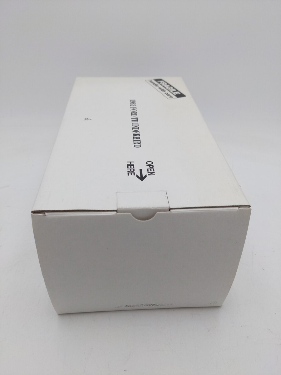 Danbury Mint 195-043 1:24 Scale '62 Ford Thunderbird Sports Roadster Convertible VG/Box