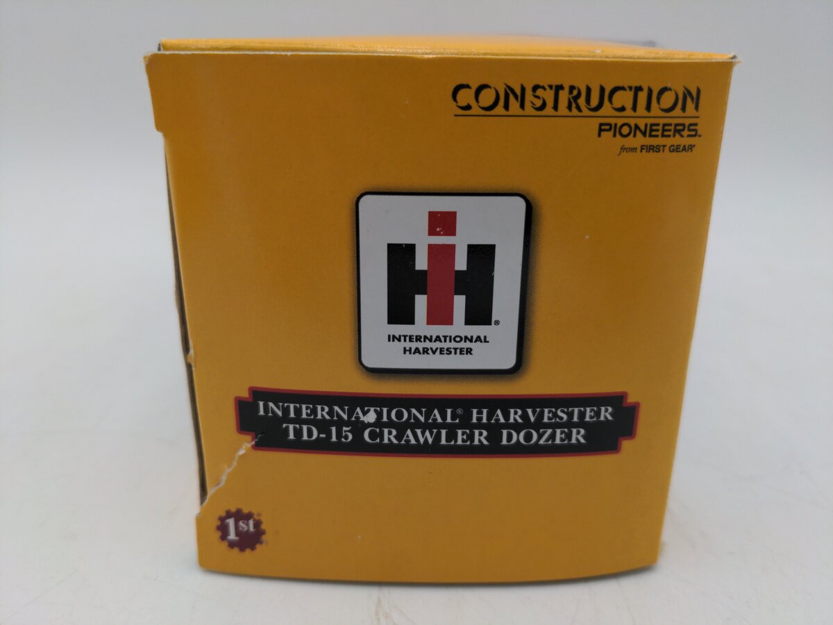 First Gear 50-3059 1:50 Scale International Harvester TD-15 Crawler Dozer LN/Box