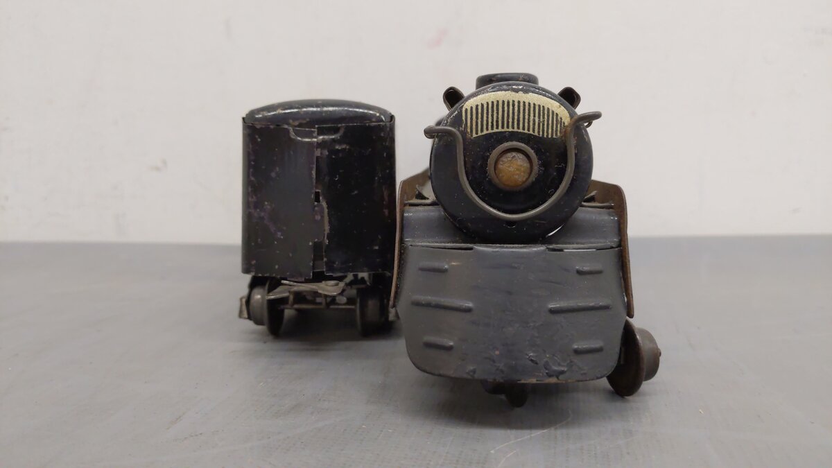 Marx 3000 Vintage O 2-4-2 Steam Locomotive with Tender VG
