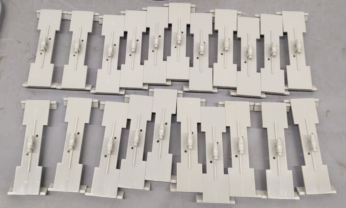 MTH 40-1145 O RealTrax Graduated Trestle System (Pack of 17) EX