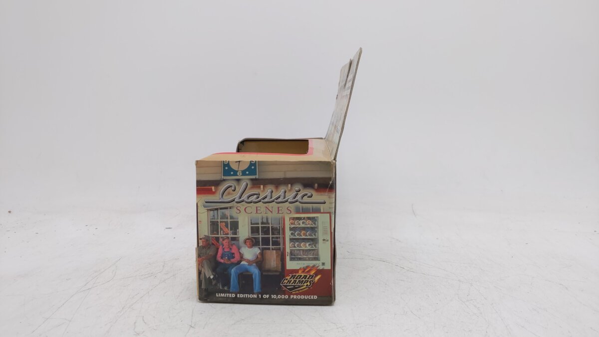 Road Champs 48230 Classic Scenes 1953 Chevrolet Good Humor Truck EX/Box