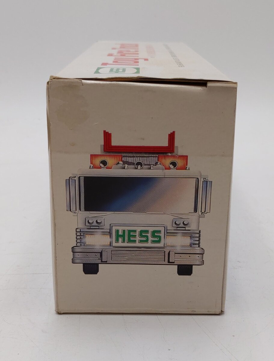 Hess 1:24 Scale Toy Fire Truck w/Dual Sound Siren NIB