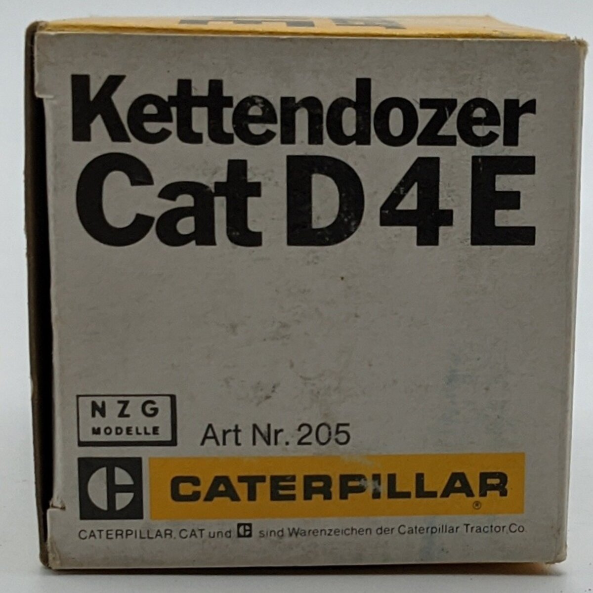 NZG 205 1:50 Scale Caterpillar D4E Bulldozer
