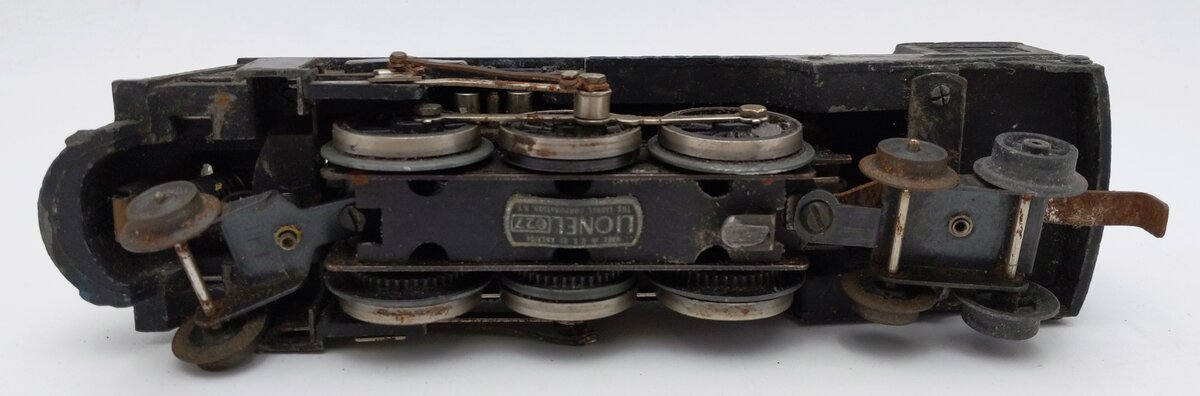 Lionel 221 Vintage O NYC Dreyfuss Gray 2-6-4 Steam Locomotive Only