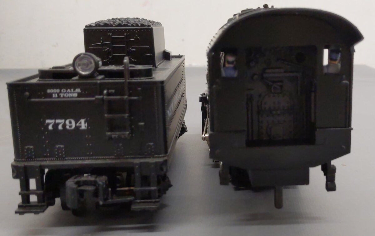 Lionel 6-30156 NYC Flyer 0-8-0 Steam Locomotive and Tender #7794 EX