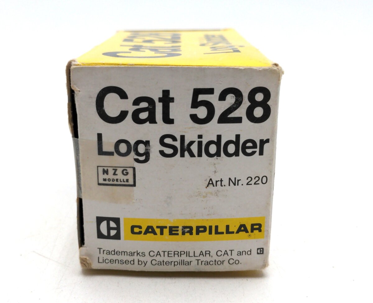 NZG 220 1:50 Caterpillar 528 Log Skidder VG/Box