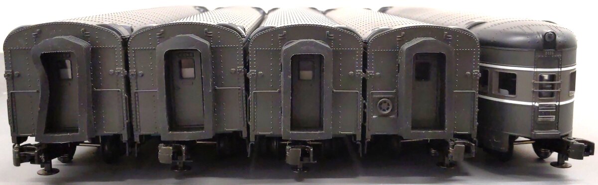 MTH 20-6576 O Gauge New York Central 70' Streamlined Passenger 5-Car Set EX