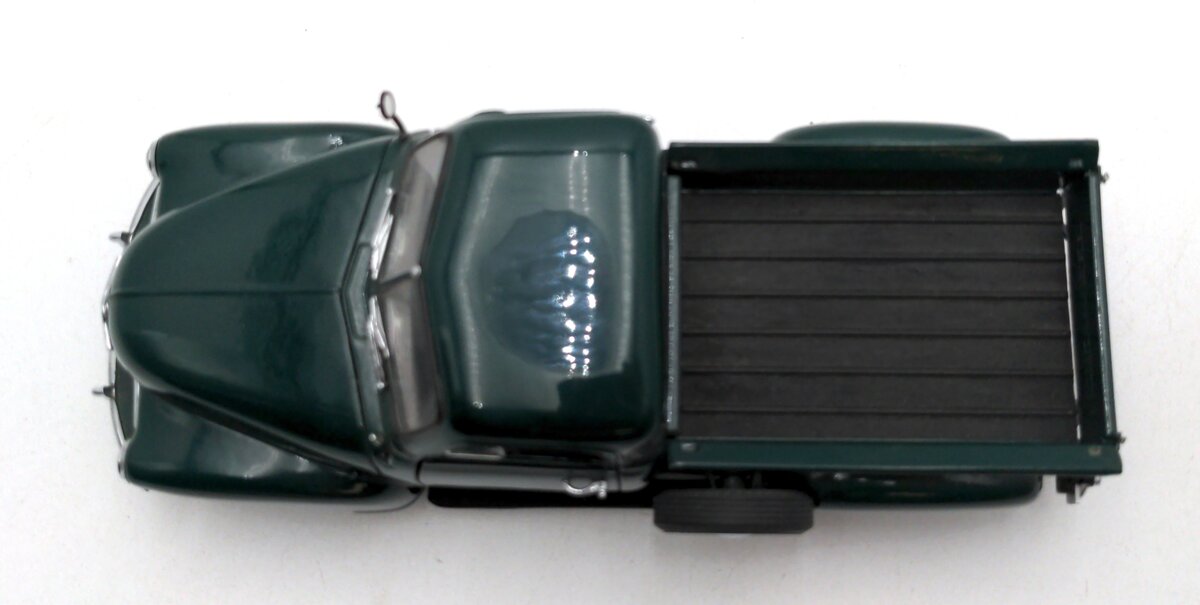 Danbury Mint 1953 1:24 Scale Dark Moss Green Chevrolet Pickup VG/Box