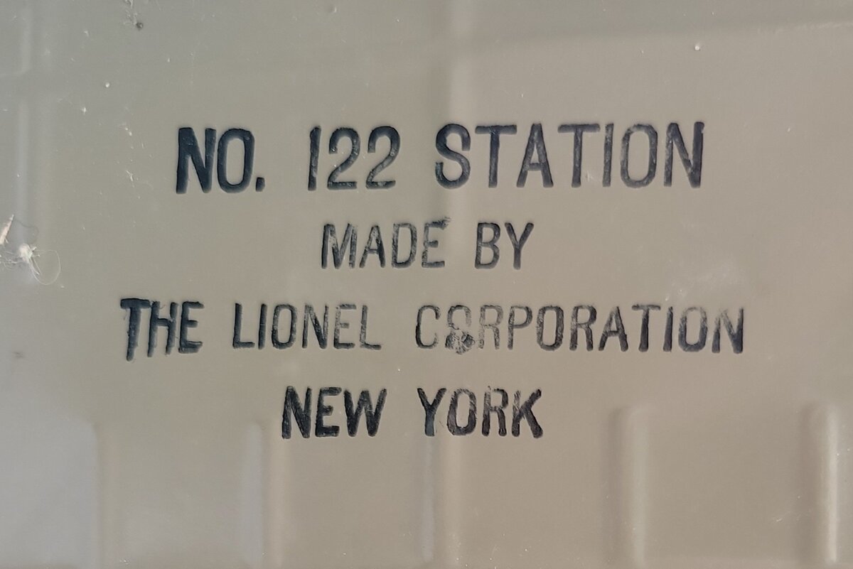 Lionel 122 Vintage O Illuminated Railroad Station VG