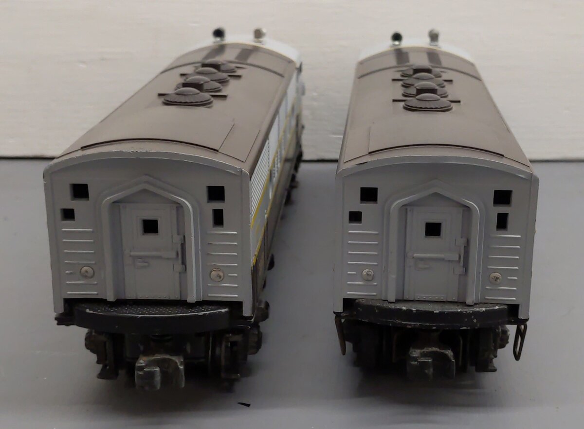 Lionel 2373 Vintage O Canadian Pacific F3 AA Diesel Locomotive Set VG