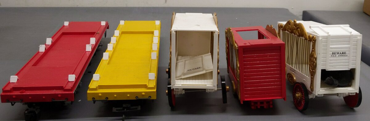 Bachmann G Flatcars with 3 Wagons & Circus Animals #162 #177 VG