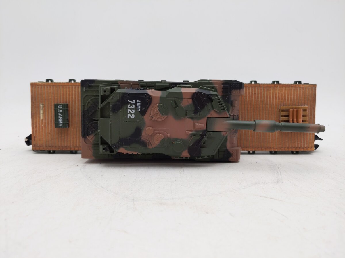 Menards 279-3989 O Military Flatcar w/ Leopard Tank #18825 EX
