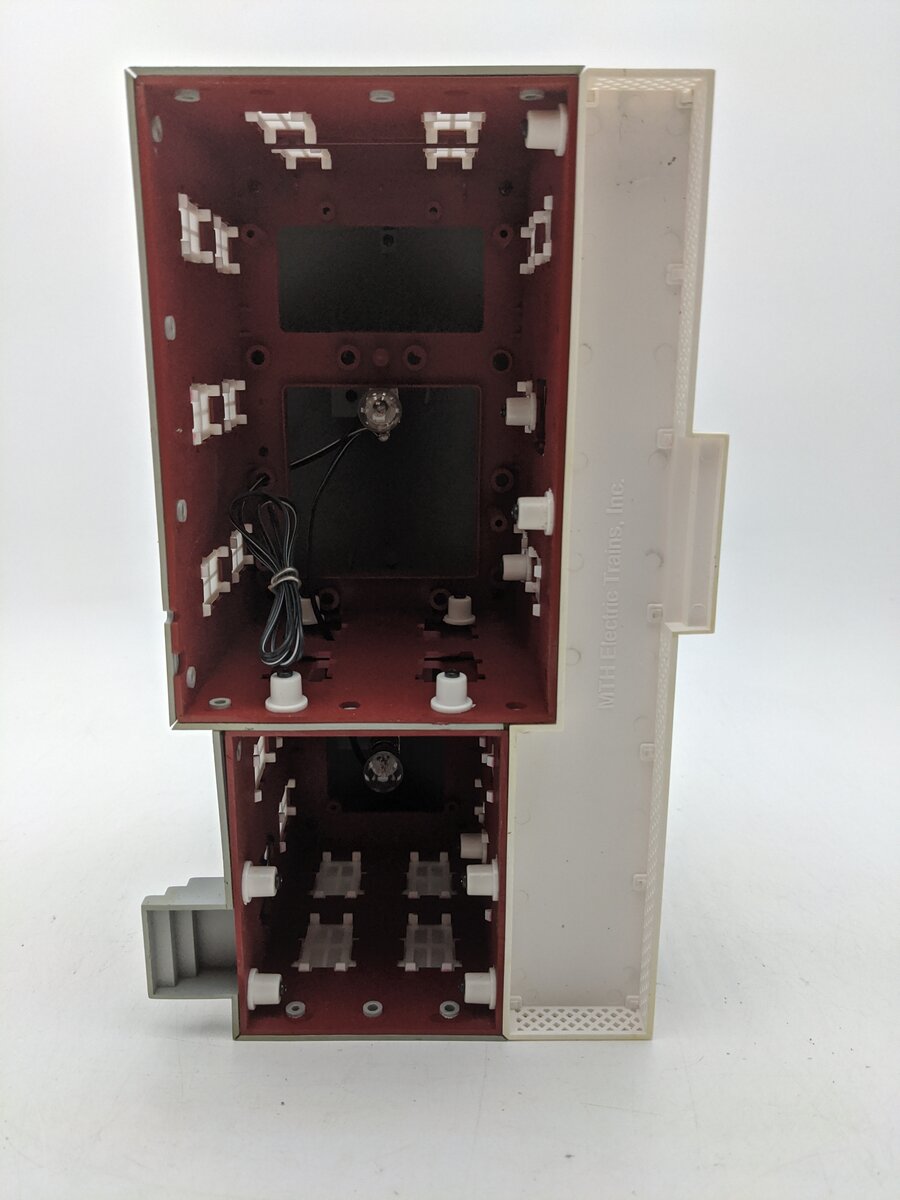 MTH 30-90242 O Gauge Maroon Country House with Black Shutters EX