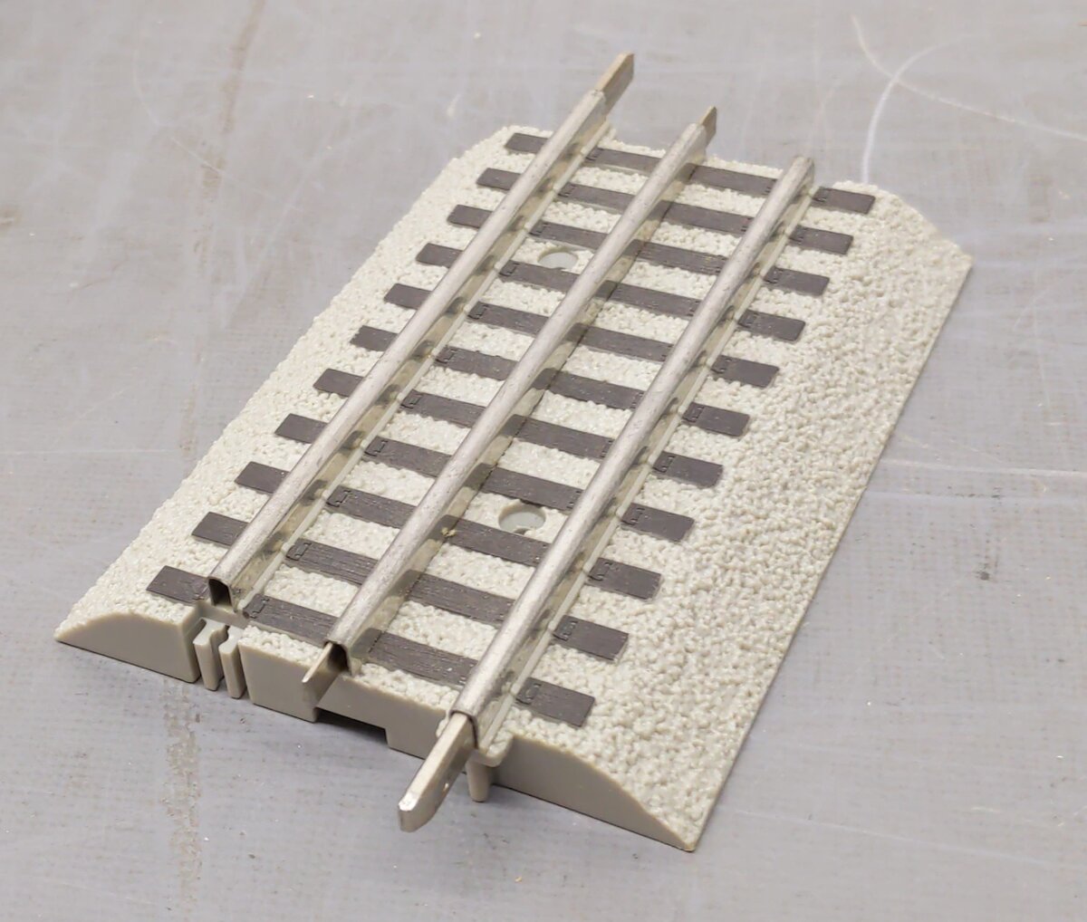 Lionel 6-12025 O Gauge FasTrack 4-1/2 Inch Straight Track (20) VG