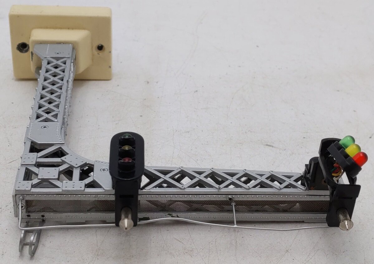 MTH 30-11009 O Scale RailKing Cantilevered Signal Bridge VG