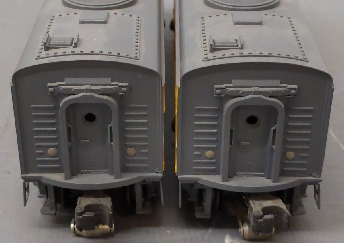 Lionel 6-18119 O Gauge Union Pacific FA-2 Alco AA Diesel Engine Set #8119/8120 VG