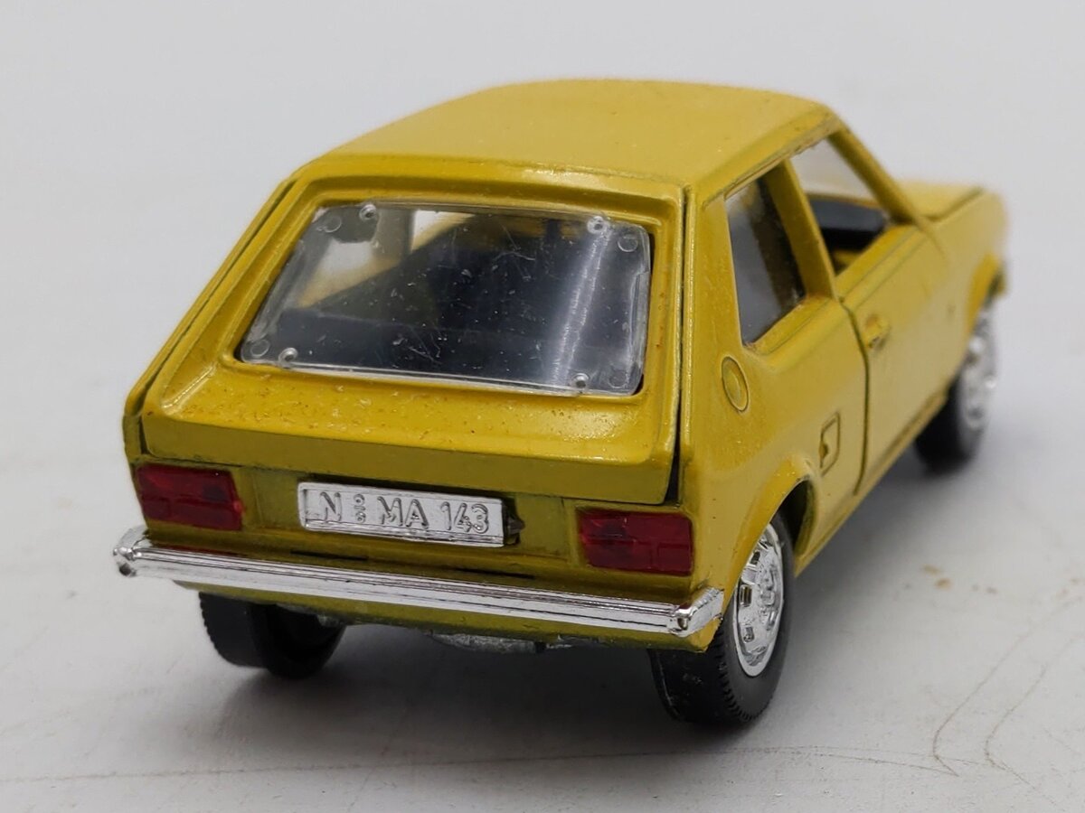 Schuco 301662 1:43 Scale Audi 50 - Yellow VG