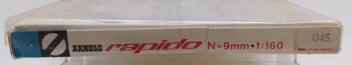 Arnold Rapido 045 N Scale Steam Engine & Passenger Car Starter Set EX/Box