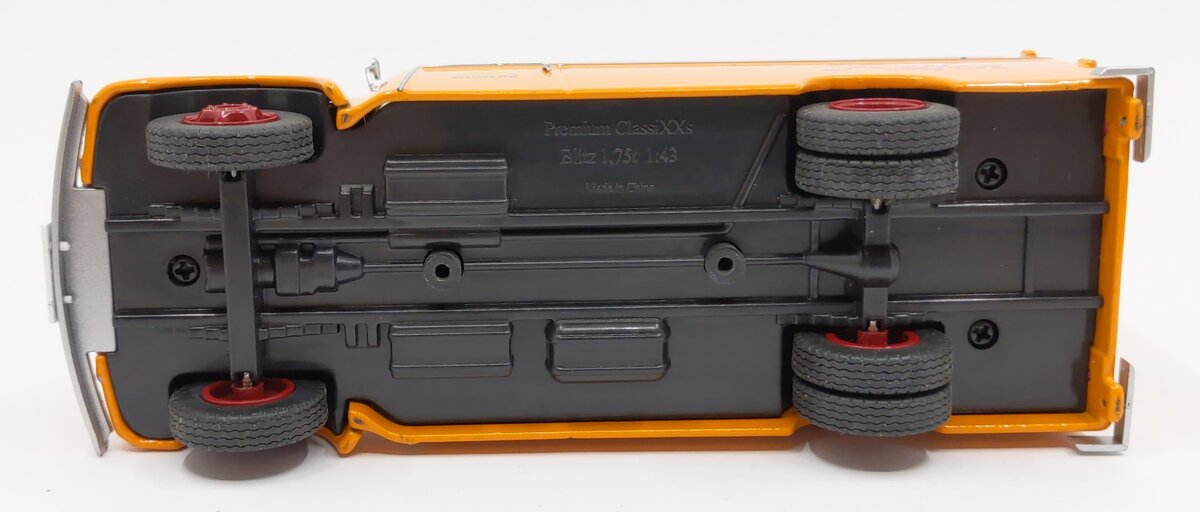 Premium ClassiXXs 1:43 Diecast Blitz 1,75t Dunlop - Reifen VG