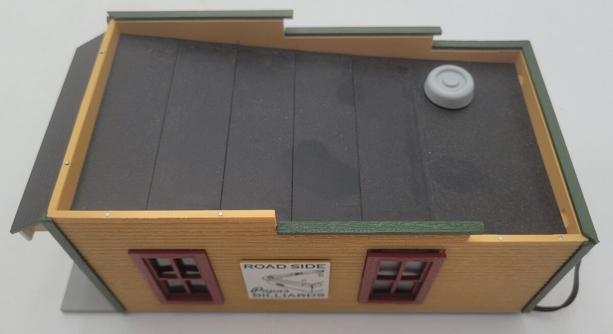 MTH 30-90397 O Papa'a Billiards Small Country Store EX