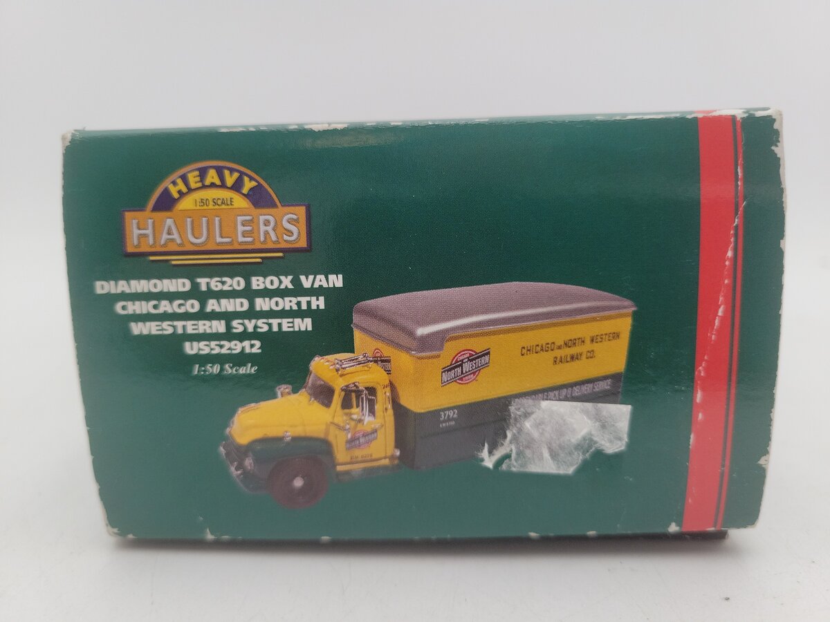 Corgi US52912 1:50 Chicago North Western System Diamond T620 with Box Van EX/Box
