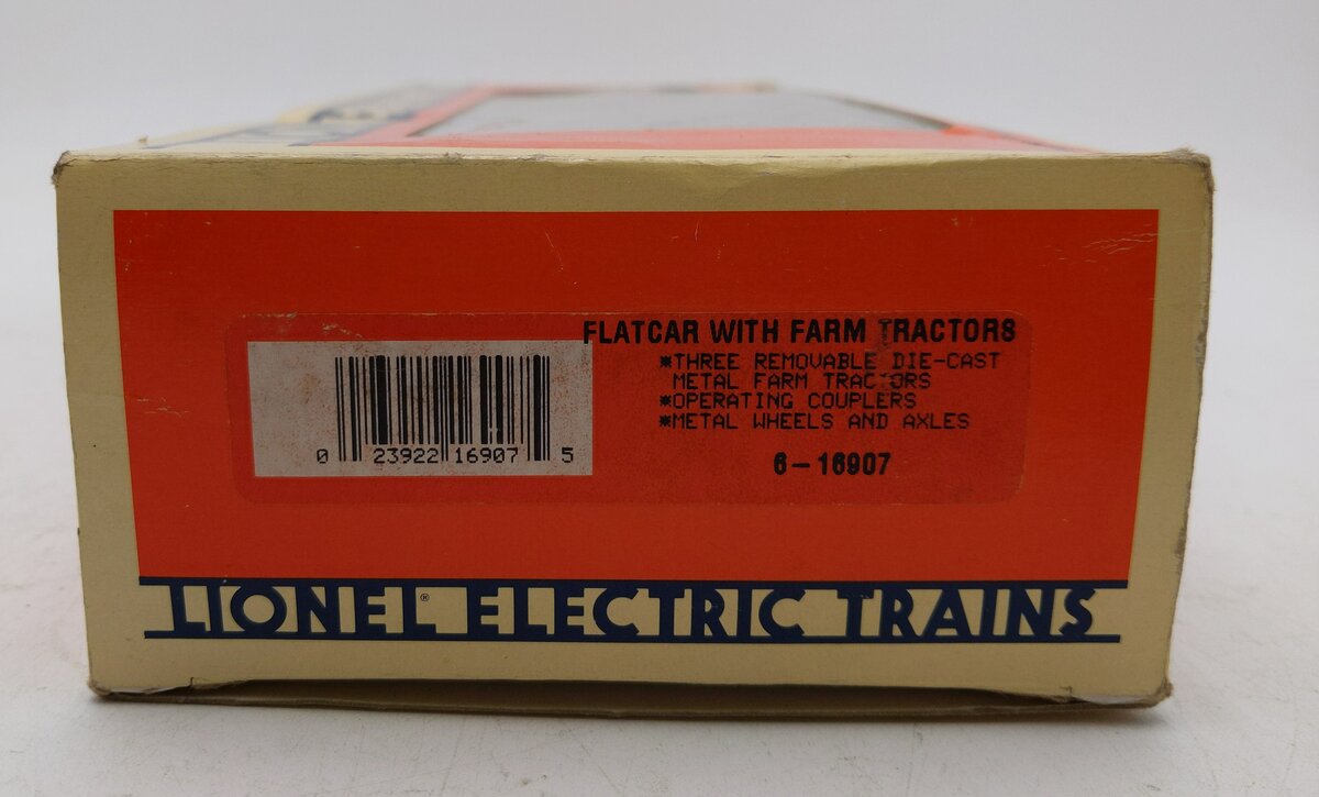 Lionel 6-16907 Flatcar with 2 Farm Tractors (1 is missing) LN/Box
