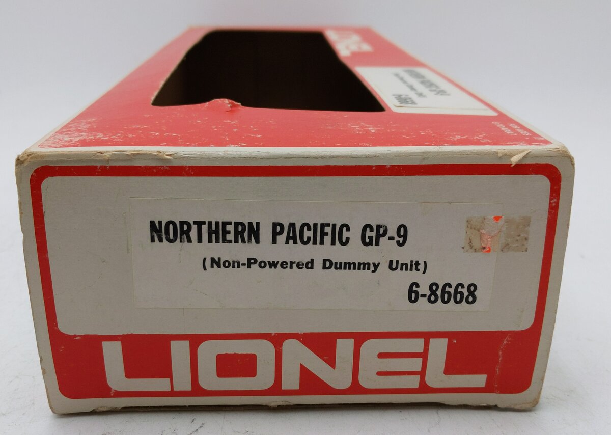 Lionel 6-8668 O Gauge Northern Pacific GP-9 Non-Powered Diesel Locomotive EX/Box